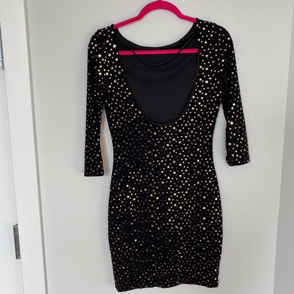 Low Cut Back Dress Black&Gold - Picture 3 of 4